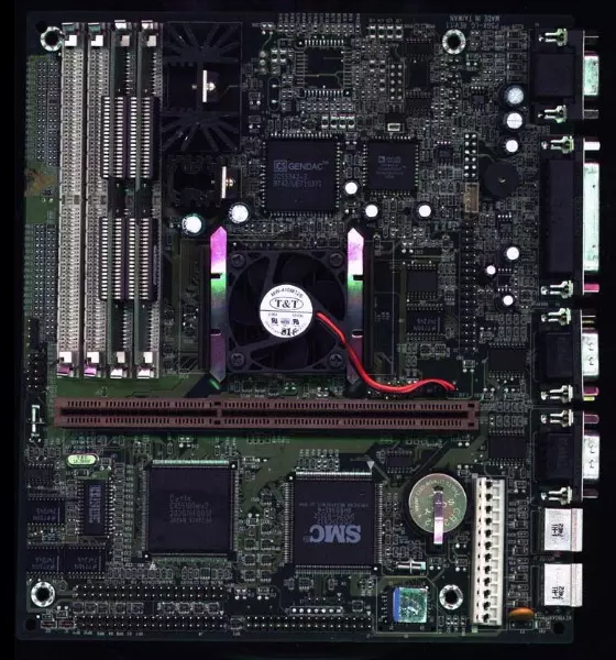 Image n° 5 - pcb : Area 51 (R3000)